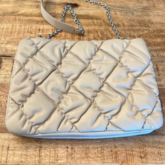 H&M NWOT Vegan Leather Quilted Cream Chain Bag - Picture 4 of 9